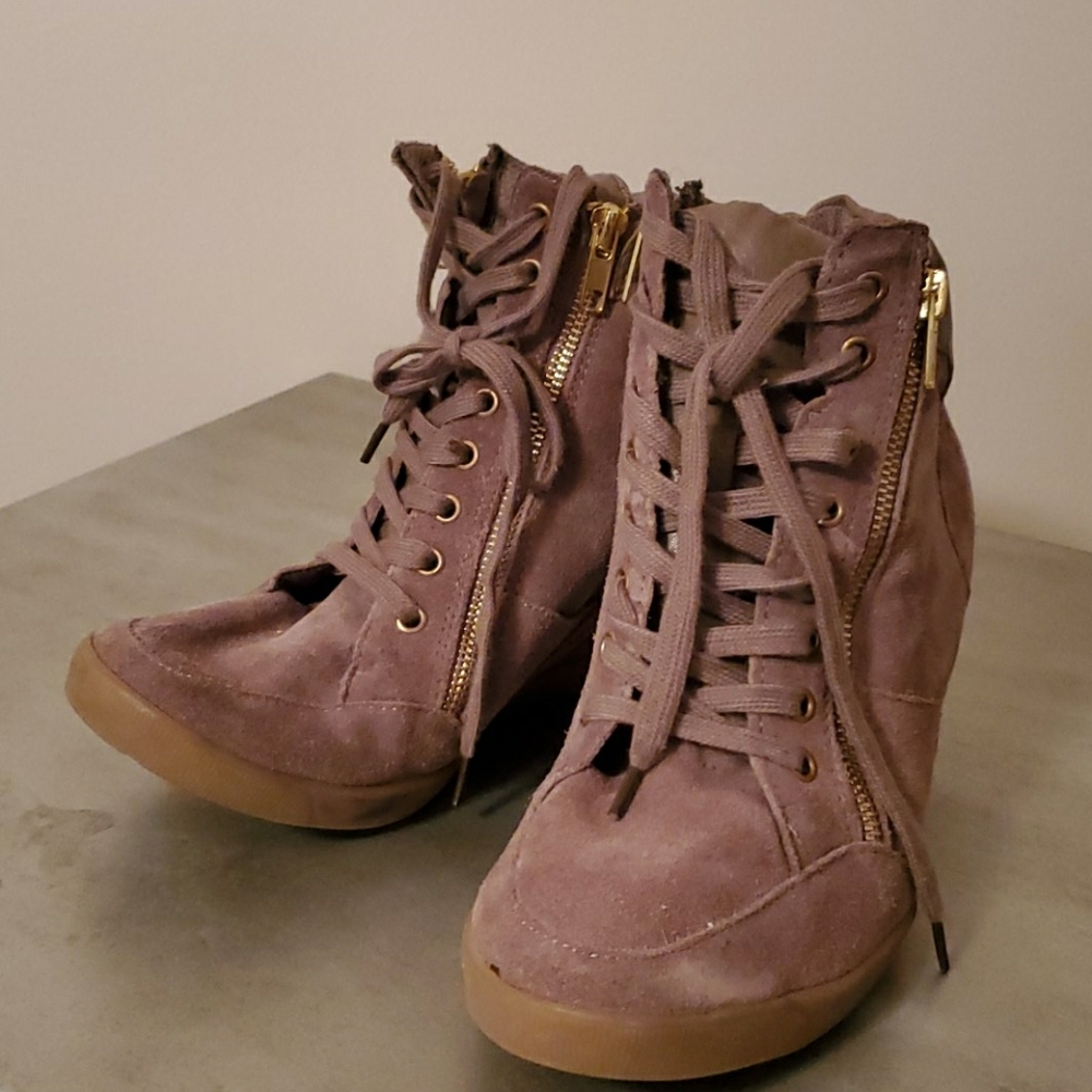 Steve Madden shoes/sneakers Aura